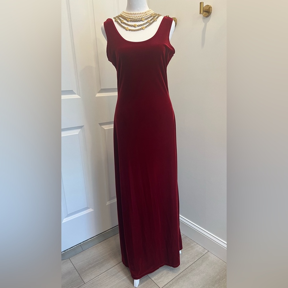 Sexy gown maxi dress in stretch red velvet.  Size L and fits 8 & 10
